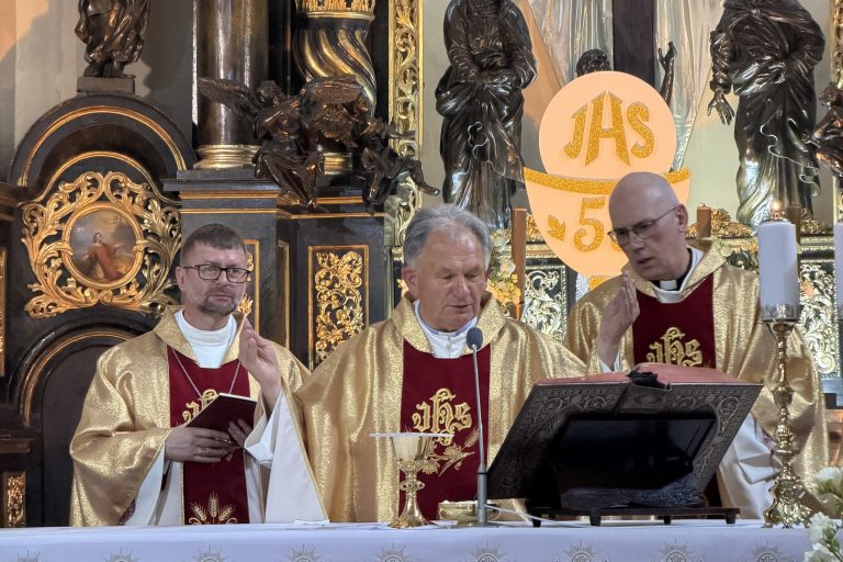 Урочиста Меса з нагоди 50-ї річниці священицьких свячень о.Романа Тваруга